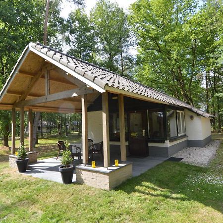 Detached Bungalow With Lovely Covered Terrace In A Nature Rich Holiday Park Stramproy Exteriér fotografie