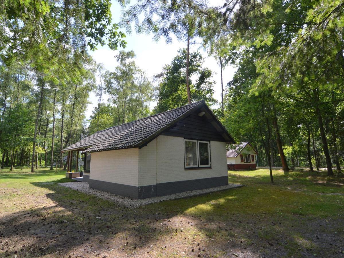 Detached Bungalow With Lovely Covered Terrace In A Nature Rich Holiday Park Stramproy Exteriér fotografie