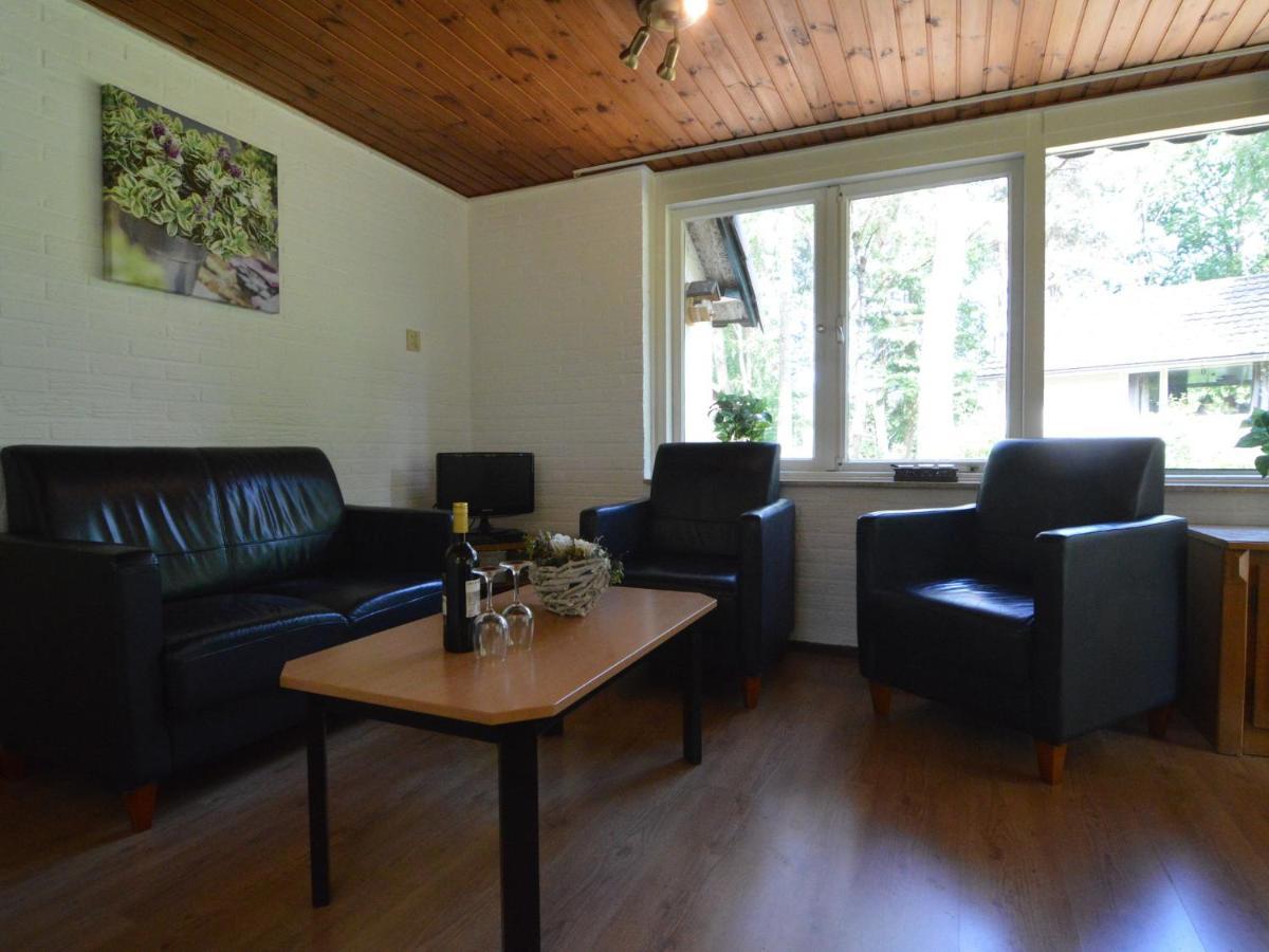 Detached Bungalow With Lovely Covered Terrace In A Nature Rich Holiday Park Stramproy Exteriér fotografie