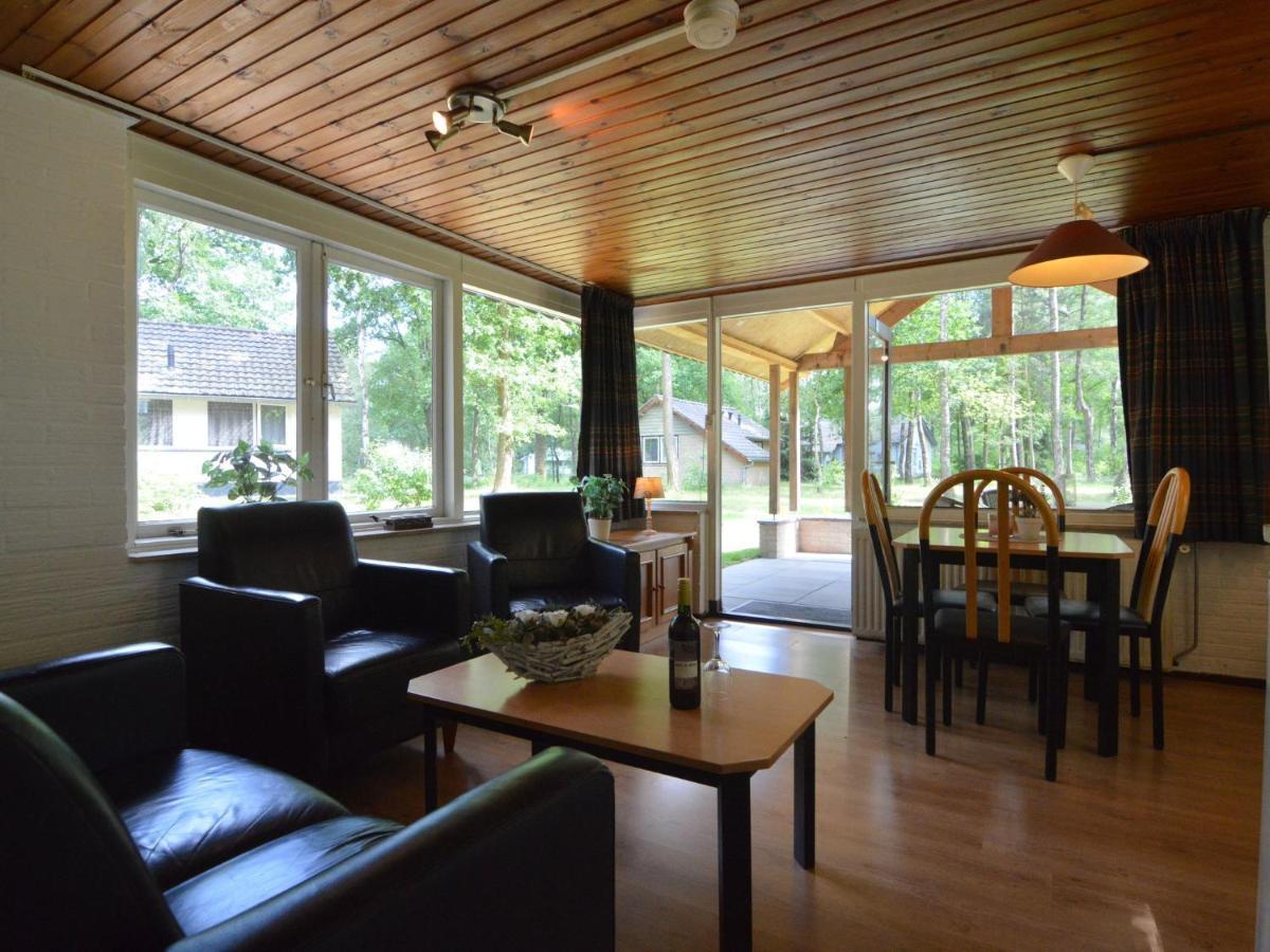 Detached Bungalow With Lovely Covered Terrace In A Nature Rich Holiday Park Stramproy Exteriér fotografie