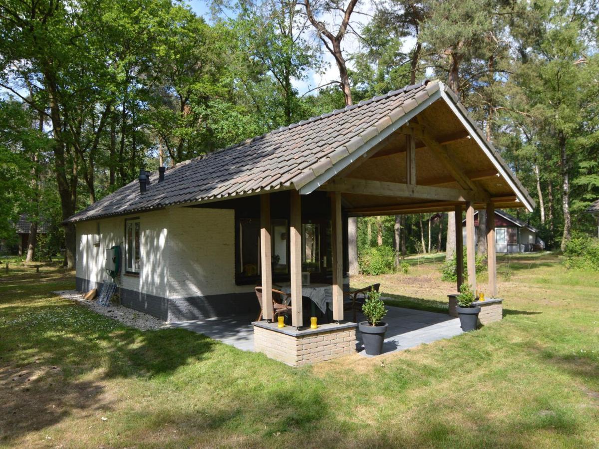 Detached Bungalow With Lovely Covered Terrace In A Nature Rich Holiday Park Stramproy Exteriér fotografie