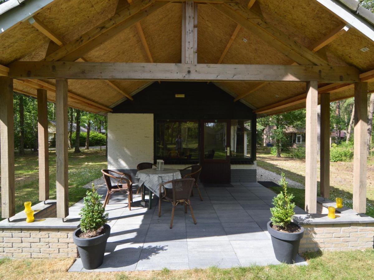 Detached Bungalow With Lovely Covered Terrace In A Nature Rich Holiday Park Stramproy Exteriér fotografie