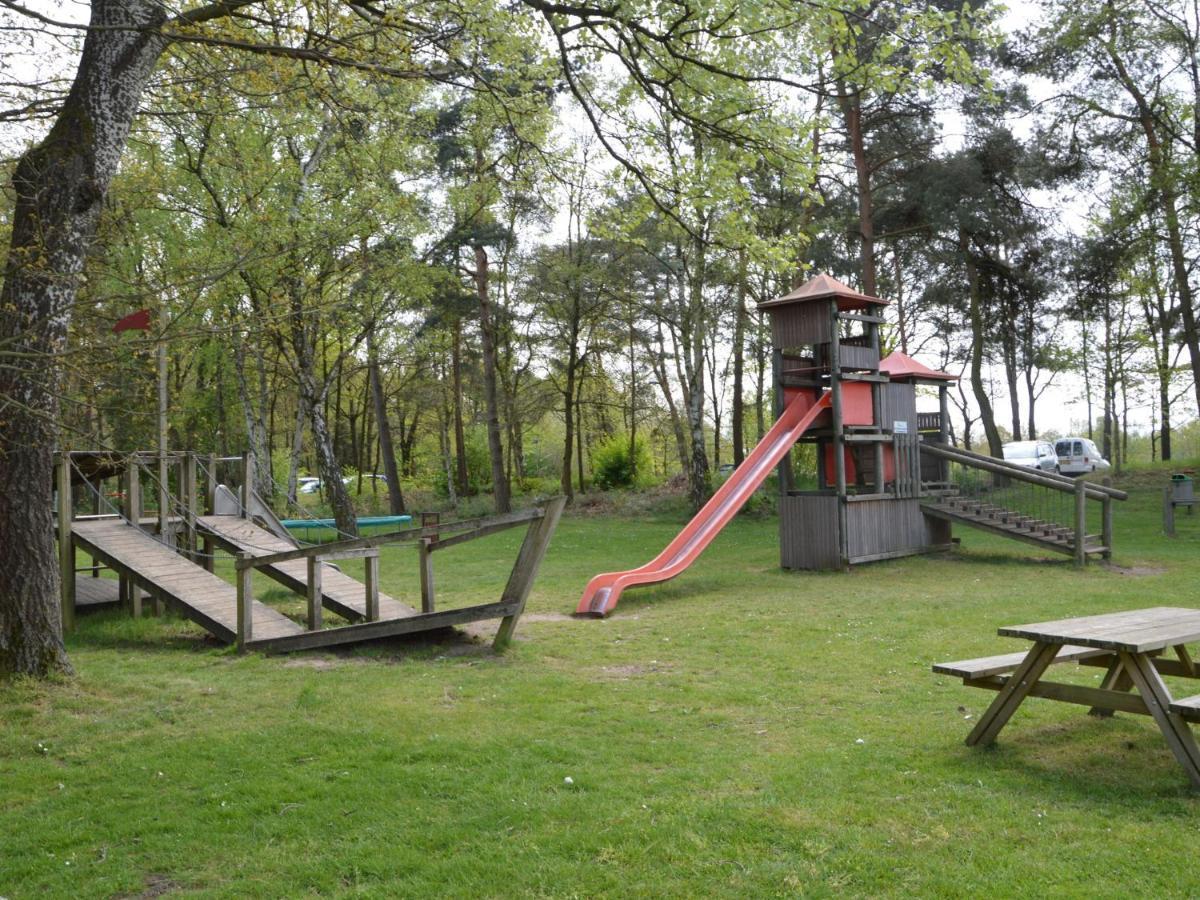Detached Bungalow With Lovely Covered Terrace In A Nature Rich Holiday Park Stramproy Exteriér fotografie