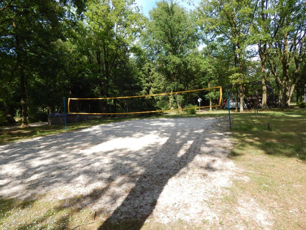 Detached Bungalow With Lovely Covered Terrace In A Nature Rich Holiday Park Stramproy Exteriér fotografie